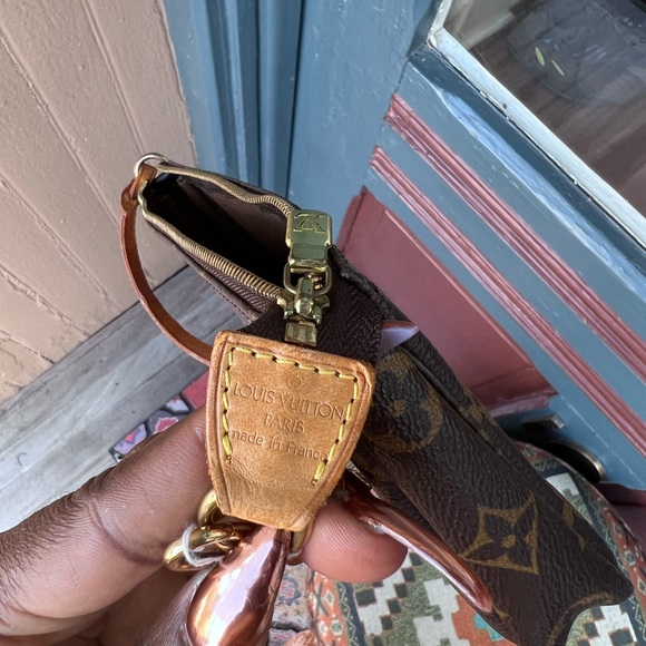 Authentic Louis Vuitton Monogram Pochette Accessoires Pouch - Picture 6 of 10